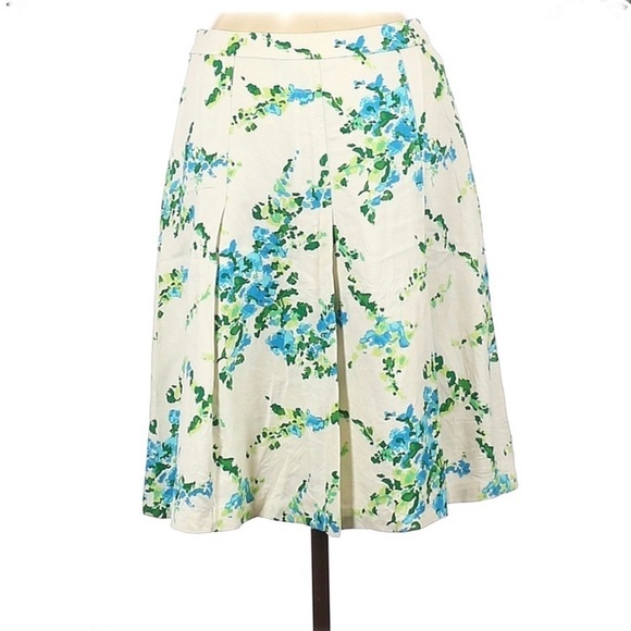 𝅺ANN Taylor White Silk Print Pleated Skirt Size 6 - Picture 1 of 5